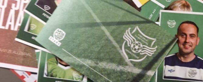 Heb jij al een stapel plaatselijke voetbalplaatjes en ben je nog op jacht naar die ene ontbrekende speler?